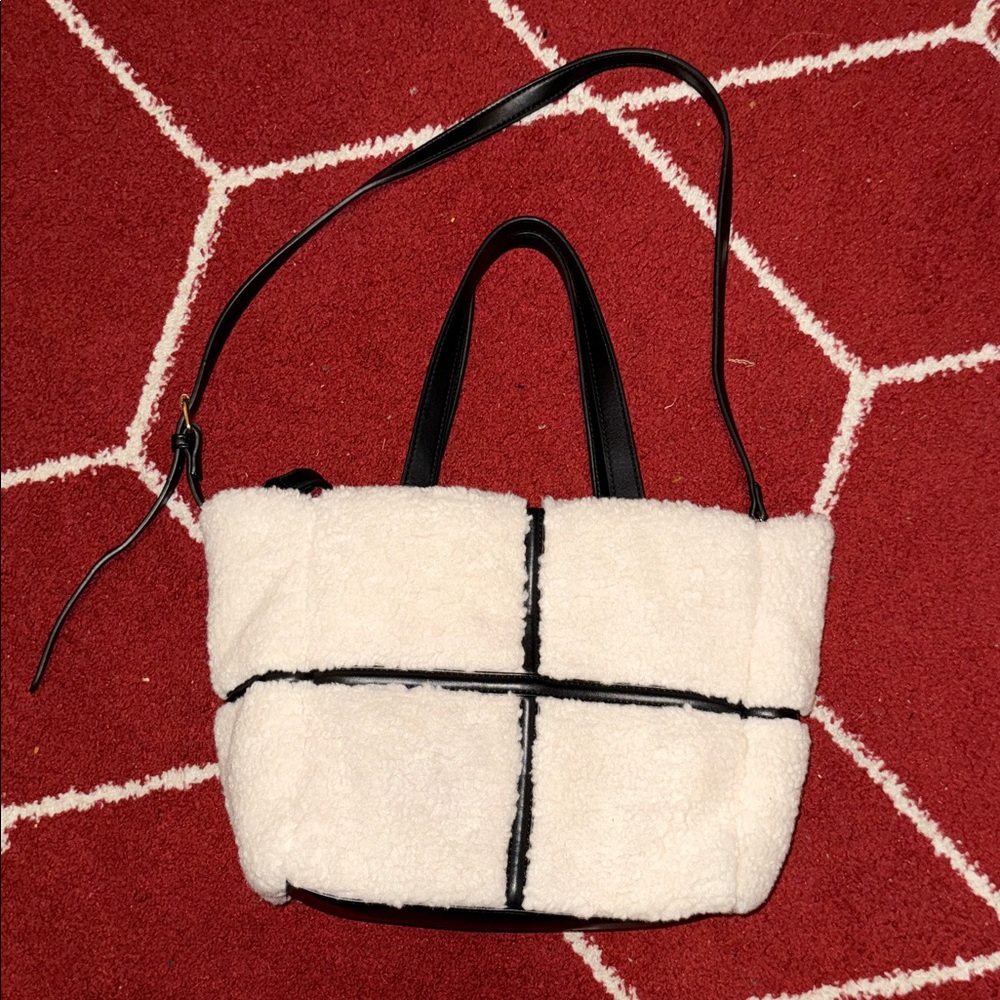Elegant Cream and Black Women's Shoulder Bag